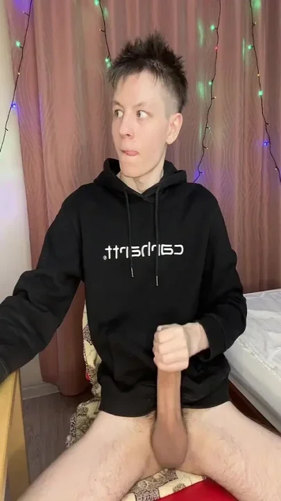 Twink Prostate Tingles During Intense Solo Hand Pump