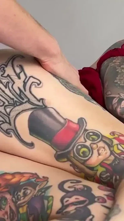 Date with Tattooed hottie ended with a powerful pussy creampie Clip 2