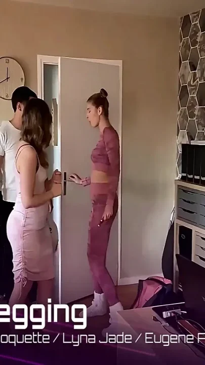 Foursome Anal Initiation Women Their Husbands with Strapon - French Pegging Amateur
