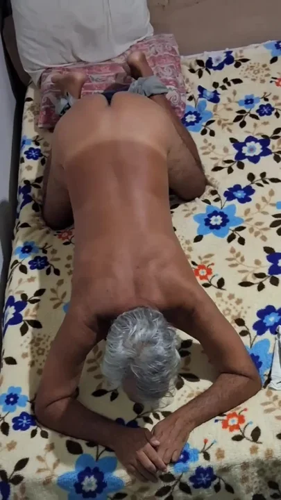 Ladysilva come put it in my hot ass