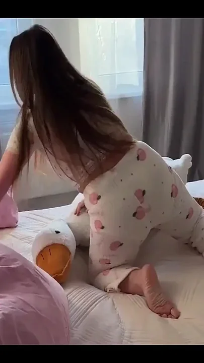 Real Homemade Sex with Loud Moans and Cumshot