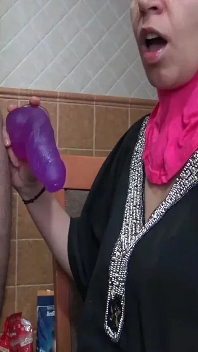 Arab Wife Blowjob CFNM Cumshot