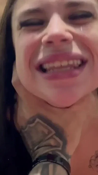 Naughty young girl sucked the crown and then hit the fur Clip 1