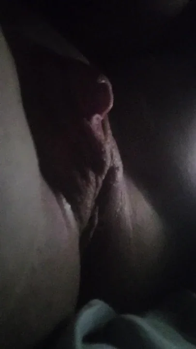 Muscle woman dirty talk and dirty squirting