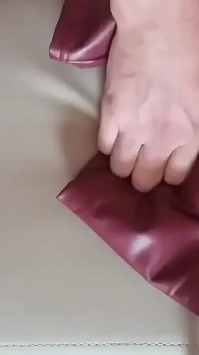 Leatherthroat bulge