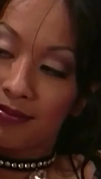 Threesome with Two Beautiful Sluts