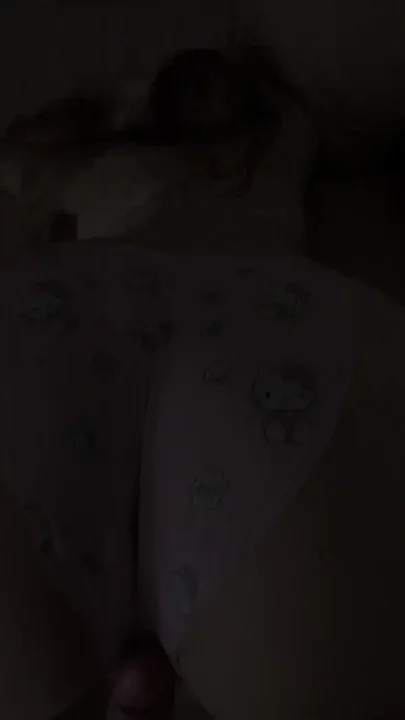 Casual Sex Featuring Kinky Pussy Rubbing and a Powerful Cumshot POV
