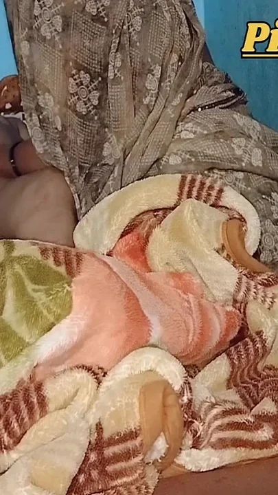 Desi Indian Sexy Bhabhi Rides Her Boyfriend's Dick Hard