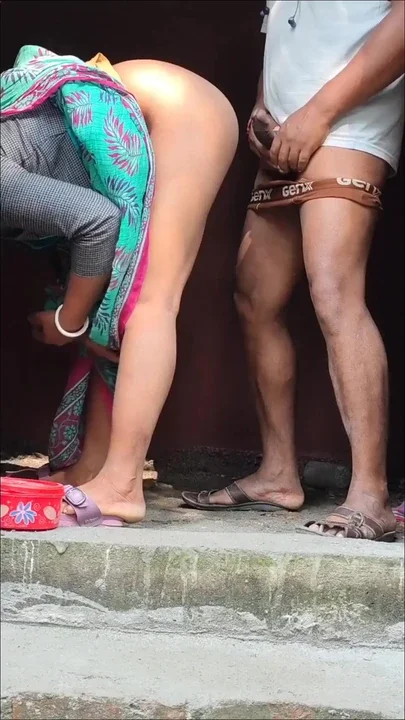 Bengali bhabhi outdoor bathroom sex enjoy Clip 1