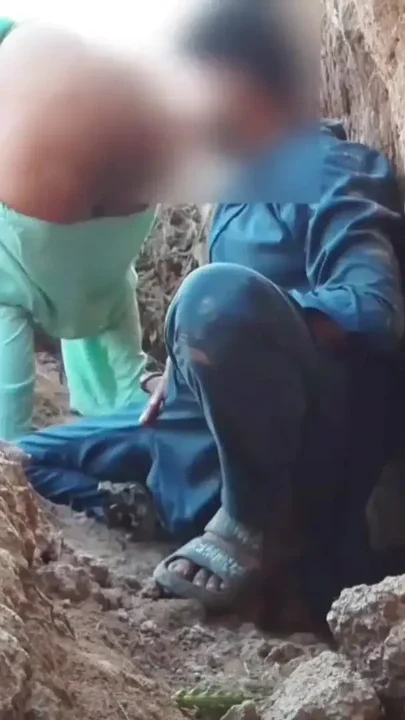 Khule pahadon mein gand Mari bade pahad sex Clip 1