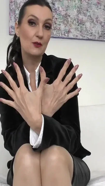 Exciting Pink Fingernails Such Beautiful Hands Lady Victoria Valente