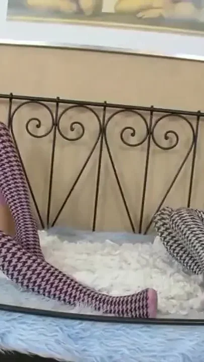 Two Beautiful Sexy Blondes Have an Orgasm with Big Vibrator