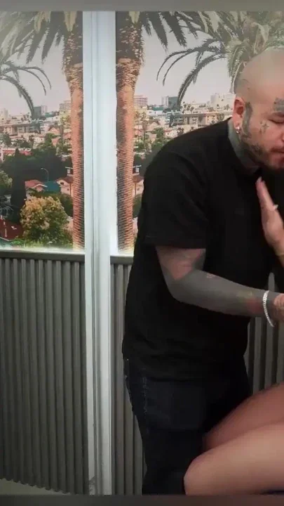 I REPAIR A BEAUTIFUL BOOB'S CAR AND SHE PAYS ME WITH A BLOWJOB AND A FUCK Clip 1