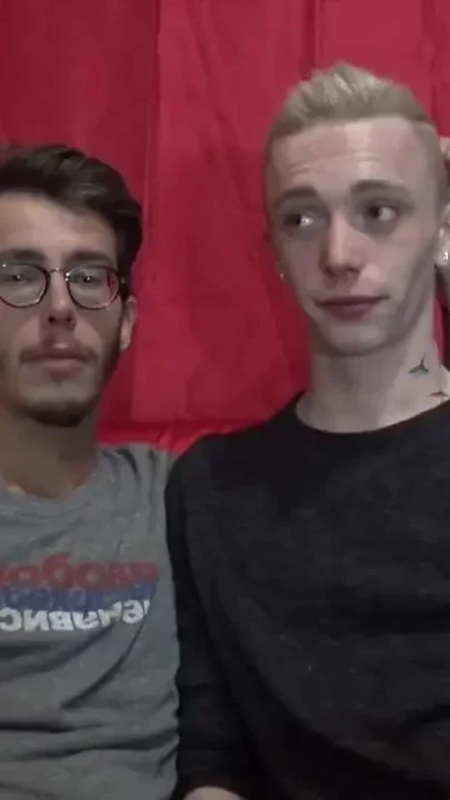 The blond twink Leo Fox fucked raw by Alexis Tivoli