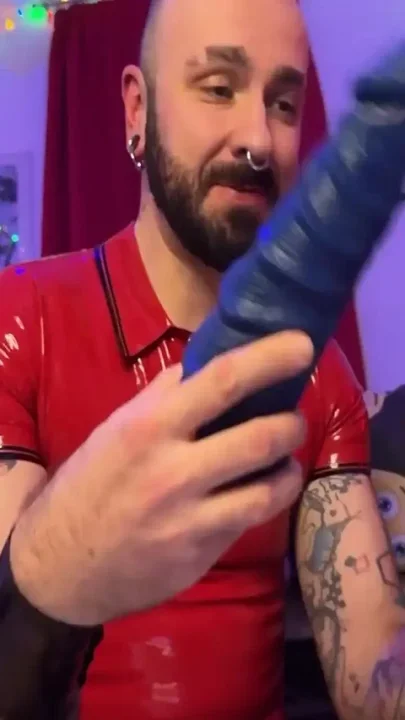 Stretching My Hole Live on Chat 1