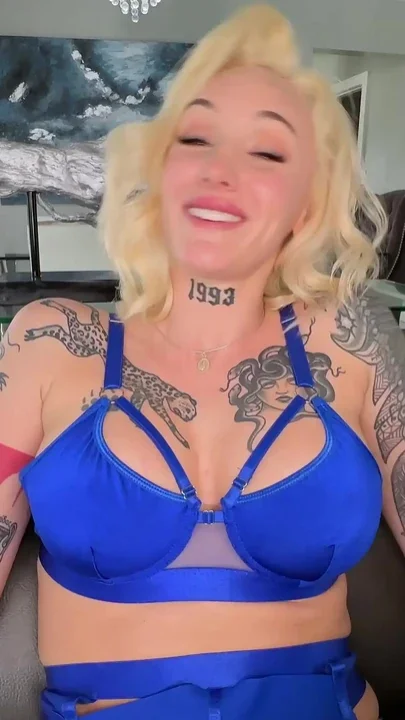 Hot Blonde Kitty Gets Fucked by Her Favorite Big Dick