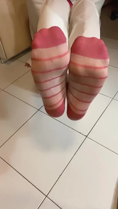 I love the feeling of my warm piss in my white jeans Clip 2
