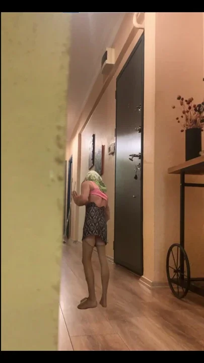 fag midget and pizza boy Clip 1
