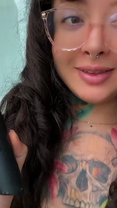 The Giantess Makes You Her Prisoner so You Can Watch While She Shaves