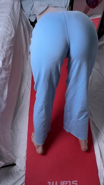 Yoga sex in a tight pussy
