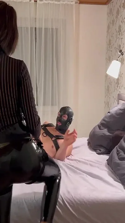 Making My Boyfriend Take My Strap-on Like a Good Boy