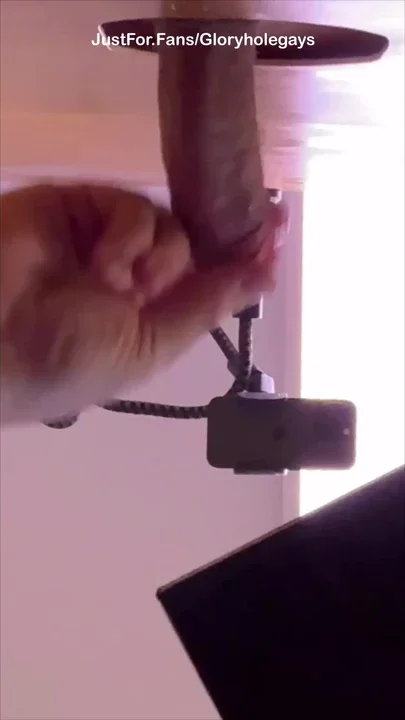 7 Cum Challenge – Will this curved monster cock make it into the Top 3