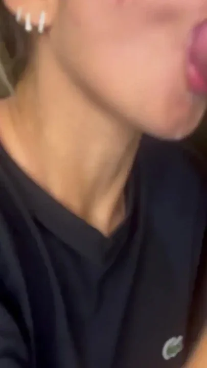 The queen of the blowjob without a doubt the best blowjob of my life Clip 2