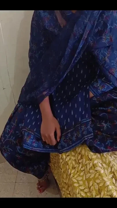 Desi Village Stepsister Was Painfull Anal Fuck and Sucking Dick in Mouth in