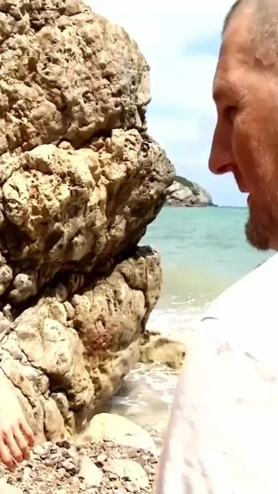 Hard fuck and loud moans on the beach that's vacation