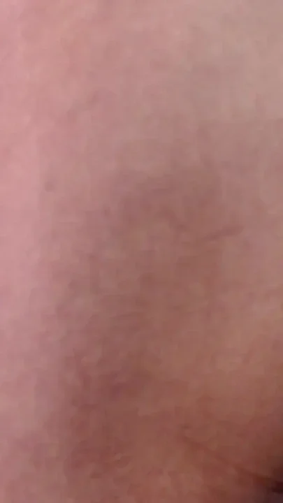 Shaking Oiled Ass Jiggly Thighs