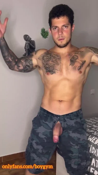 BIG COCK Military Cumshot With No Hands