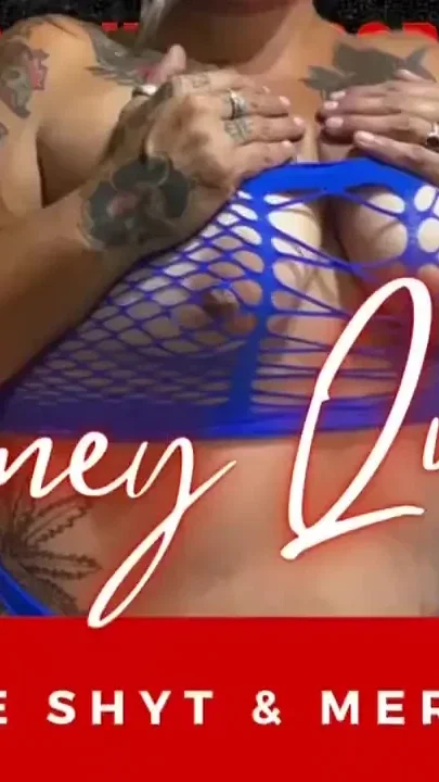 Shiney Quinn Productions Shiney Fucks Herself on Huge Clear Dildo