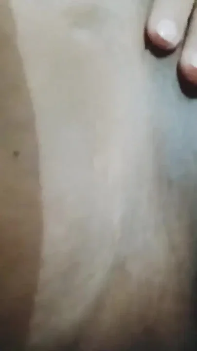 Desi Bhabi ki Piyasi Phudi loray ki Talash mei Clip 1