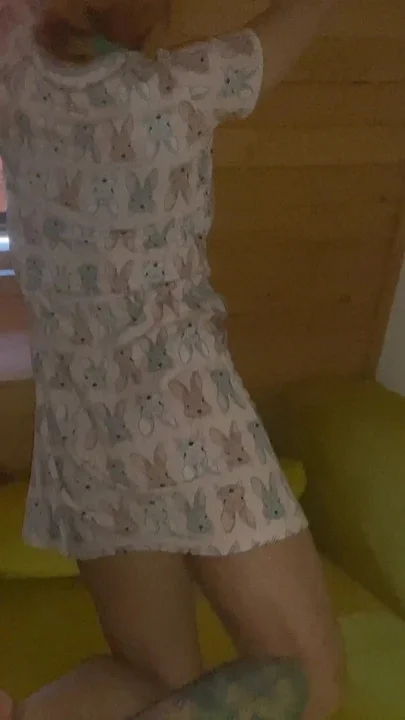 Doggy Fuck Room Cleaner Woman Double Cum Inside Pussy and on the Floor Once in a Row