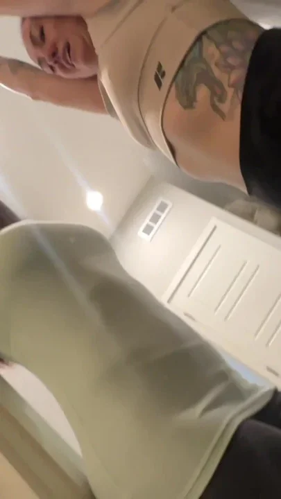 Double Blowjob 2 Girls Totally Drained Balls of 1 Guy