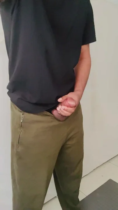 South Indian desi guy looking for aunty
