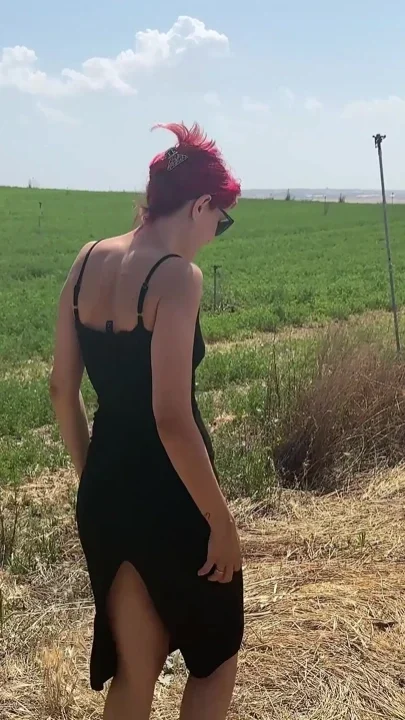 Risky Outdoor Masturbation in the Fields Caught Naked