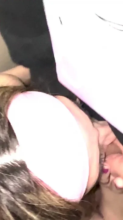 Argentine Youtuber Sucks Two Strangers' Cocks in an Elevator During a Party