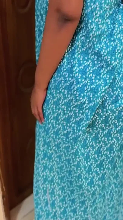 Big Ass Arab Muslim Maid Cleaning My Room Then I See Her Huge Naked Ass & Start Handjob