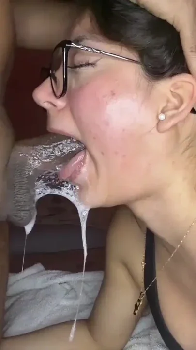 NoGagLola BEST LATINA TEEN LOVES DEEPTHROAT FULL HD Clip 2