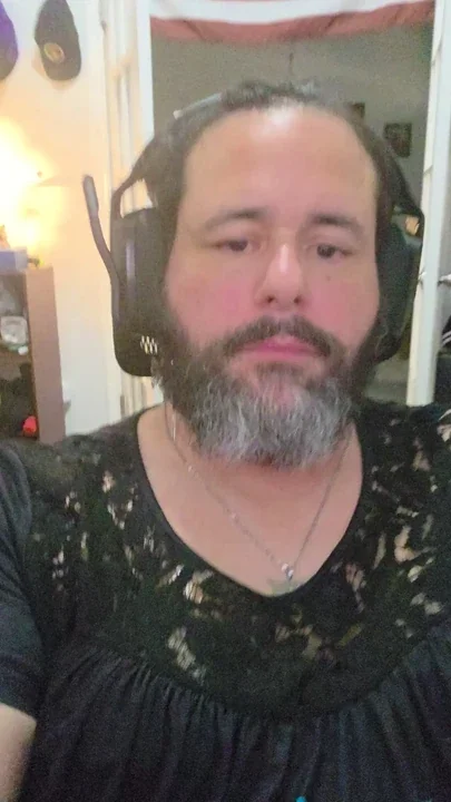 Just a daily reminder to the internet and myself that I want to be a cock slut