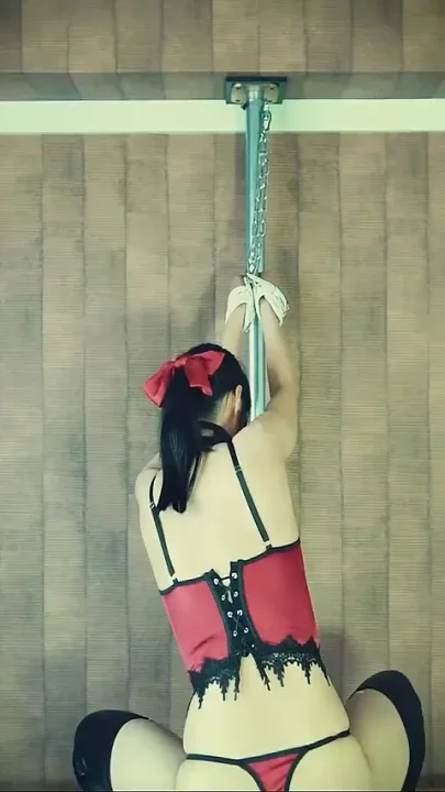 New Show Pub Girl Being Trained