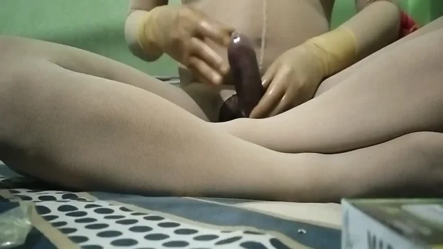 Condom Wearing and Masturbation in Surgical Gloves