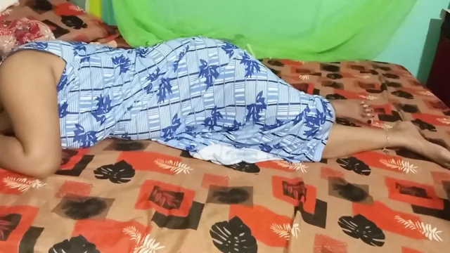 Very Beautiful Indian Girl Having Handjob