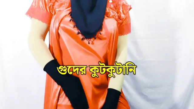 Indian hot beautiful Bhabhi dancing and having sex openly in her room