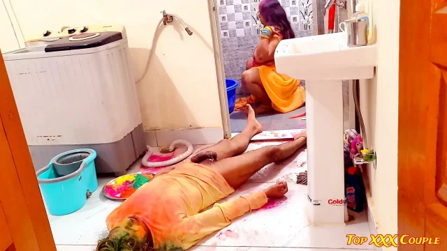 Dewar-bhabhi hot XXX fuck on colorful festival 