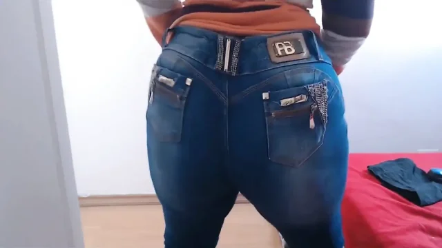Showing off Her Boobs and Ass in Jeans and Naughty Shorts