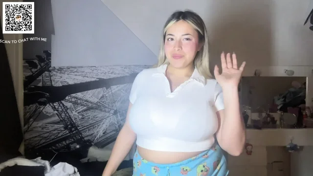 American girl with E cup tries on tops