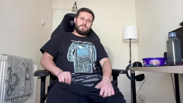 Close up Wank with Cum Shots