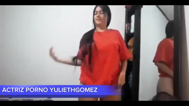 What a nice ass this college girl has I give her great oral sex and she shows me